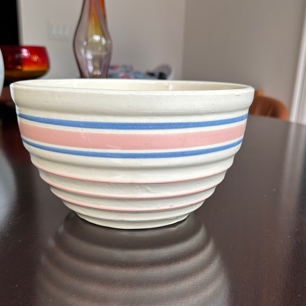 Antique Beehive Farmhouse Mixing Bowl 9”